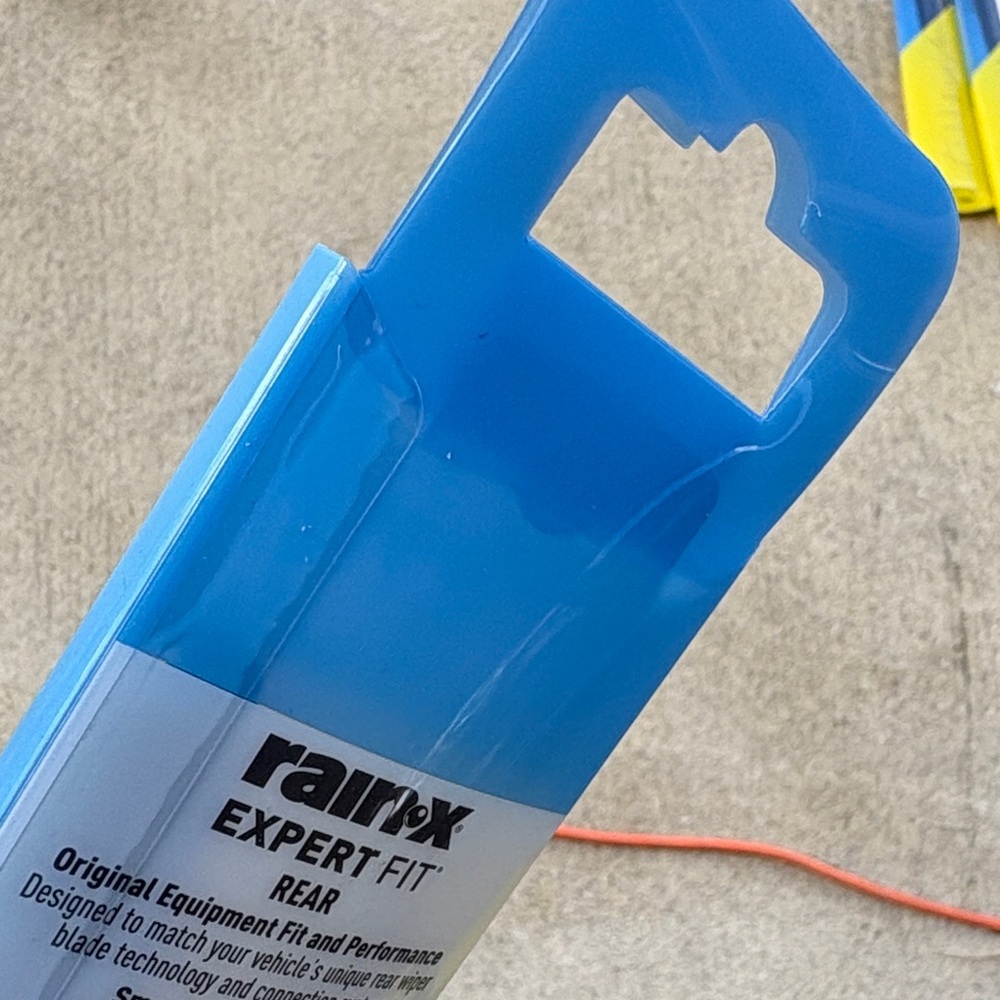 Expert Fit Rear Wiper Blade R-16-A - Picture 2 of 5
